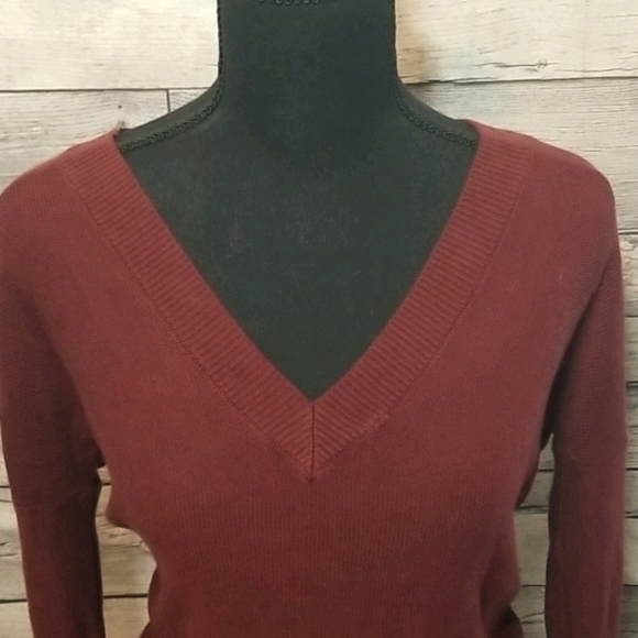 NEW! GORGEOUS BURNT ORANGE SWEATER - Picture 2 of 11